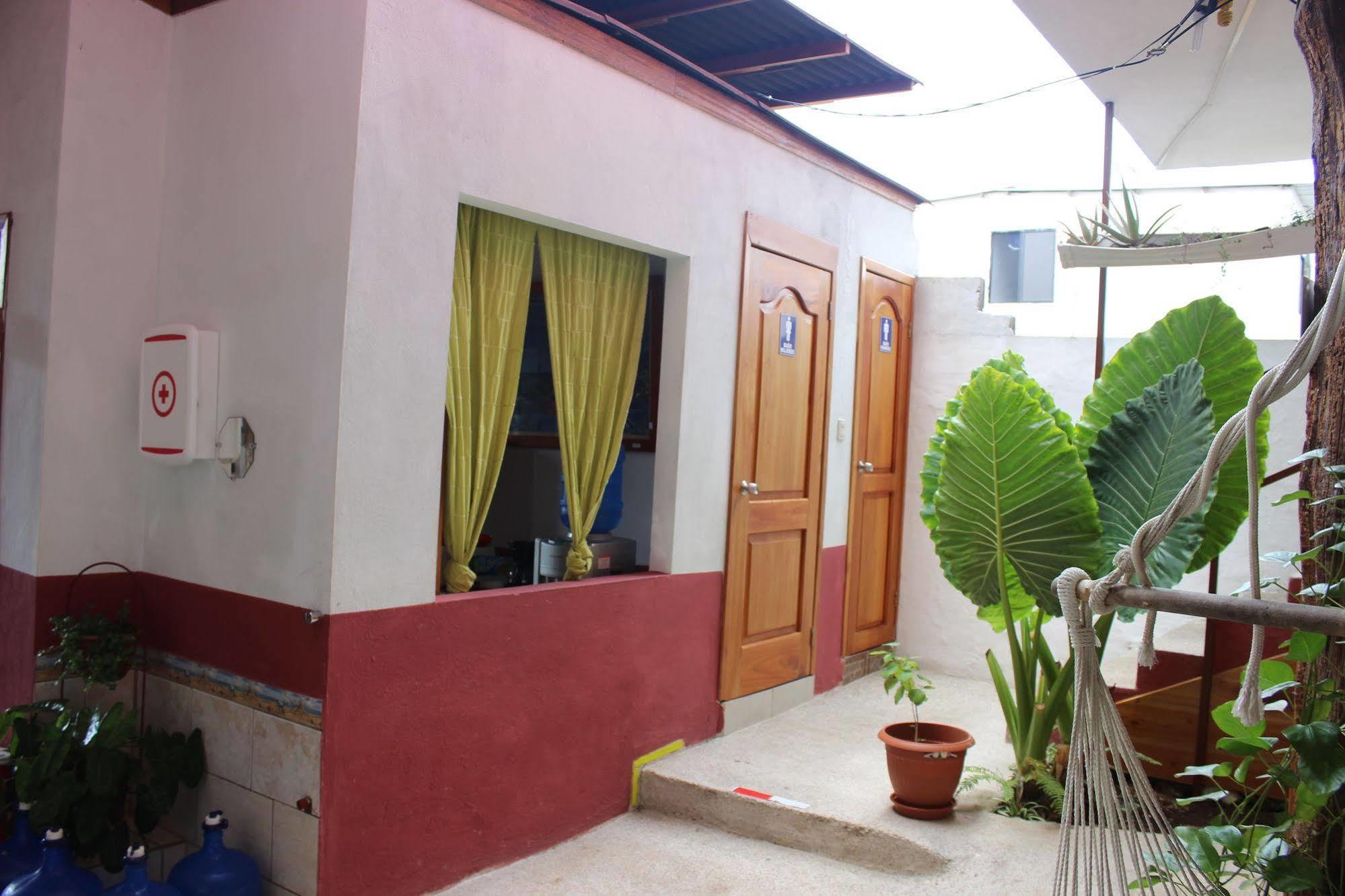 Galapagos Best Hostel Puerto Ayora  Exterior foto